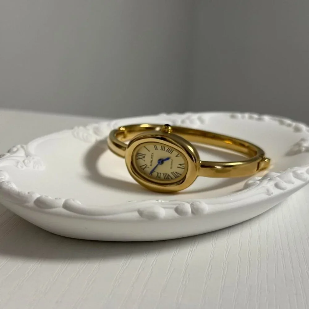 SKU0249 Retro Gold Women Watch Bracelet Vintage vibe‎ Stainless steel + gift bag